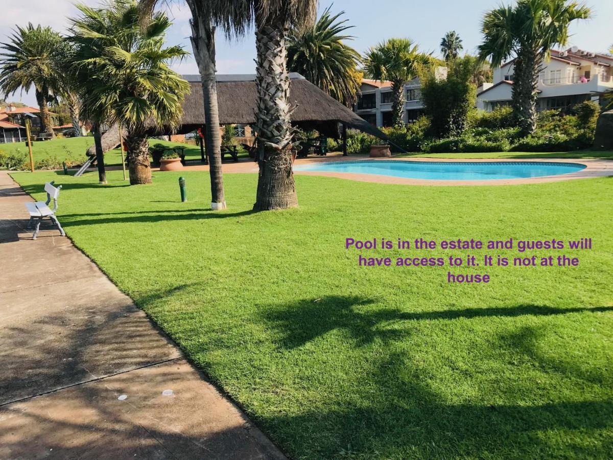 Hotel 37 On Eagles Hartbeespoort Esterno foto
