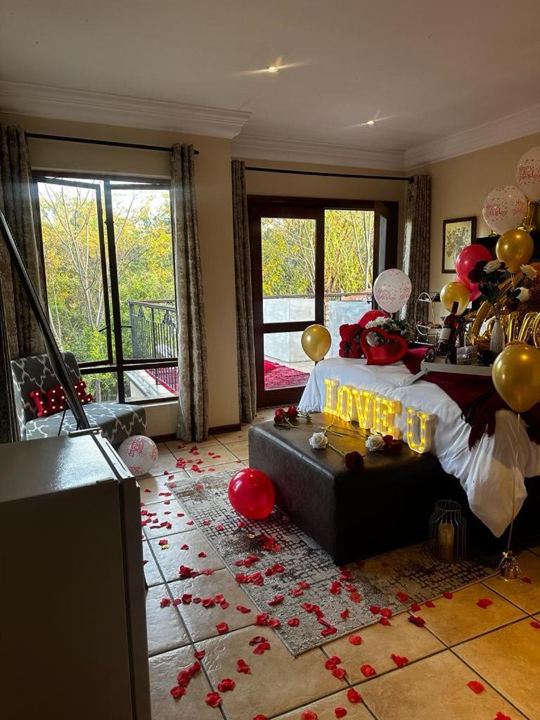 Hotel 37 On Eagles Hartbeespoort Esterno foto